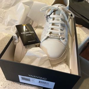 Authentic Valentino by Mario Valentino Dalia Leather.  Great condition.